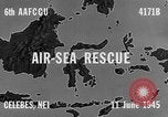 Immagine di Costruttiva PBY Catalina va in crash durante il salvataggio Air-Sea Celebes Paesi Bassi Indie Orientali, 1945, secondo 7 filmato di repertorio 65675041658