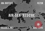 Immagine di Costruttiva PBY Catalina va in crash durante il salvataggio Air-Sea Celebes Paesi Bassi Indie Orientali, 1945, secondo 10 filmato di repertorio 65675041658