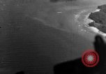 Immagine di Costruttiva PBY Catalina va in crash durante il salvataggio Air-Sea Celebes Paesi Bassi Indie Orientali, 1945, secondo 11 filmato di repertorio 65675041658