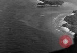 Immagine di Costruttiva PBY Catalina va in crash durante il salvataggio Air-Sea Celebes Paesi Bassi Indie Orientali, 1945, secondo 13 filmato di repertorio 65675041658