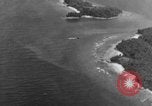 Immagine di Costruttiva PBY Catalina va in crash durante il salvataggio Air-Sea Celebes Paesi Bassi Indie Orientali, 1945, secondo 14 filmato di repertorio 65675041658