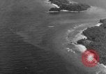Immagine di Costruttiva PBY Catalina va in crash durante il salvataggio Air-Sea Celebes Paesi Bassi Indie Orientali, 1945, secondo 15 filmato di repertorio 65675041658