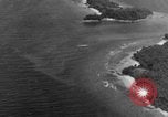 Immagine di Costruttiva PBY Catalina va in crash durante il salvataggio Air-Sea Celebes Paesi Bassi Indie Orientali, 1945, secondo 16 filmato di repertorio 65675041658