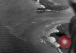 Immagine di Costruttiva PBY Catalina va in crash durante il salvataggio Air-Sea Celebes Paesi Bassi Indie Orientali, 1945, secondo 17 filmato di repertorio 65675041658
