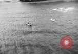 Immagine di Costruttiva PBY Catalina va in crash durante il salvataggio Air-Sea Celebes Paesi Bassi Indie Orientali, 1945, secondo 36 filmato di repertorio 65675041658