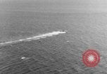 Immagine di Costruttiva PBY Catalina va in crash durante il salvataggio Air-Sea Celebes Paesi Bassi Indie Orientali, 1945, secondo 53 filmato di repertorio 65675041658