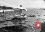 Immagine di Costruttiva PBY Catalina va in crash durante il salvataggio Air-Sea Celebes Paesi Bassi Indie Orientali, 1945, secondo 57 filmato di repertorio 65675041658