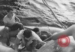 Immagine di Costruttiva PBY Catalina va in crash durante il salvataggio Air-Sea Celebes Paesi Bassi Indie Orientali, 1945, secondo 60 filmato di repertorio 65675041658
