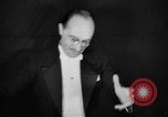 Standbild Publikum New York City USA, 1934, aus Sekunde 23 historischem Filmmaterial Videoclip 65675041681