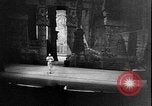 Standbild Publikum New York City USA, 1934, aus Sekunde 53 historischem Filmmaterial Videoclip 65675041681