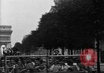 Immagine di Gli americani a Parigi Parigi Francia, 1920, secondo 23 filmato di repertorio 65675041687