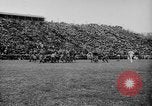 Standbild University of Michigan Football an der Fähre Feld Ann Arbor Michigan USA, 1917, aus Sekunde 11 historischem Filmmaterial Videoclip 65675041694