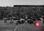 Standbild University of Michigan Football an der Fähre Feld Ann Arbor Michigan USA, 1917, aus Sekunde 14 historischem Filmmaterial Videoclip 65675041694