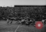 Standbild University of Michigan Football an der Fähre Feld Ann Arbor Michigan USA, 1917, aus Sekunde 16 historischem Filmmaterial Videoclip 65675041694