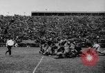 Standbild University of Michigan Football an der Fähre Feld Ann Arbor Michigan USA, 1917, aus Sekunde 17 historischem Filmmaterial Videoclip 65675041694