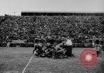 Standbild University of Michigan Football an der Fähre Feld Ann Arbor Michigan USA, 1917, aus Sekunde 20 historischem Filmmaterial Videoclip 65675041694
