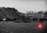 Standbild University of Michigan Football an der Fähre Feld Ann Arbor Michigan USA, 1917, aus Sekunde 23 historischem Filmmaterial Videoclip 65675041694