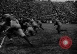 Standbild University of Michigan Football an der Fähre Feld Ann Arbor Michigan USA, 1917, aus Sekunde 29 historischem Filmmaterial Videoclip 65675041694