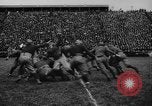 Standbild University of Michigan Football an der Fähre Feld Ann Arbor Michigan USA, 1917, aus Sekunde 37 historischem Filmmaterial Videoclip 65675041694