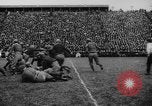 Standbild University of Michigan Football an der Fähre Feld Ann Arbor Michigan USA, 1917, aus Sekunde 38 historischem Filmmaterial Videoclip 65675041694