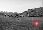 Standbild University of Michigan Football an der Fähre Feld Ann Arbor Michigan USA, 1917, aus Sekunde 43 historischem Filmmaterial Videoclip 65675041694