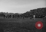 Standbild University of Michigan Football an der Fähre Feld Ann Arbor Michigan USA, 1917, aus Sekunde 48 historischem Filmmaterial Videoclip 65675041694