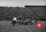 Standbild University of Michigan Football an der Fähre Feld Ann Arbor Michigan USA, 1917, aus Sekunde 58 historischem Filmmaterial Videoclip 65675041694