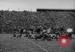 Standbild University of Michigan Football an der Fähre Feld Ann Arbor Michigan USA, 1917, aus Sekunde 60 historischem Filmmaterial Videoclip 65675041694