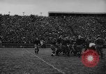 Standbild University of Michigan Football an der Fähre Feld Ann Arbor Michigan USA, 1917, aus Sekunde 62 historischem Filmmaterial Videoclip 65675041694