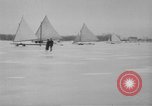 Standbild Ice Boat Race Detroit Michigan USA, 1917, aus Sekunde 3 historischem Filmmaterial Videoclip 65675041695