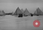 Standbild Ice Boat Race Detroit Michigan USA, 1917, aus Sekunde 14 historischem Filmmaterial Videoclip 65675041695