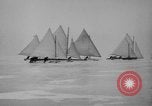 Standbild Ice Boat Race Detroit Michigan USA, 1917, aus Sekunde 24 historischem Filmmaterial Videoclip 65675041695