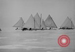 Standbild Ice Boat Race Detroit Michigan USA, 1917, aus Sekunde 26 historischem Filmmaterial Videoclip 65675041695