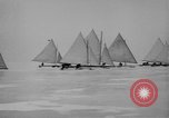Standbild Ice Boat Race Detroit Michigan USA, 1917, aus Sekunde 27 historischem Filmmaterial Videoclip 65675041695
