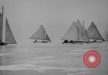 Standbild Ice Boat Race Detroit Michigan USA, 1917, aus Sekunde 30 historischem Filmmaterial Videoclip 65675041695