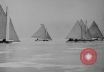 Standbild Ice Boat Race Detroit Michigan USA, 1917, aus Sekunde 31 historischem Filmmaterial Videoclip 65675041695