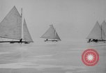 Standbild Ice Boat Race Detroit Michigan USA, 1917, aus Sekunde 34 historischem Filmmaterial Videoclip 65675041695