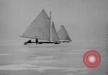 Standbild Ice Boat Race Detroit Michigan USA, 1917, aus Sekunde 38 historischem Filmmaterial Videoclip 65675041695