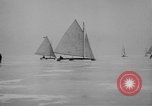 Standbild Ice Boat Race Detroit Michigan USA, 1917, aus Sekunde 44 historischem Filmmaterial Videoclip 65675041695
