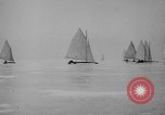 Standbild Ice Boat Race Detroit Michigan USA, 1917, aus Sekunde 50 historischem Filmmaterial Videoclip 65675041695