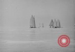 Standbild Ice Boat Race Detroit Michigan USA, 1917, aus Sekunde 55 historischem Filmmaterial Videoclip 65675041695