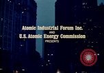 Standbild Vergleich der Wasserkraft und Kohle und Atomkraft Produktion United States USA, 1967, aus Sekunde 14 historischem Filmmaterial Videoclip 65675041723