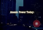 Standbild Vergleich der Wasserkraft und Kohle und Atomkraft Produktion United States USA, 1967, aus Sekunde 19 historischem Filmmaterial Videoclip 65675041723