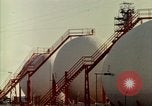 Standbild Vergleich der Wasserkraft und Kohle und Atomkraft Produktion United States USA, 1967, aus Sekunde 46 historischem Filmmaterial Videoclip 65675041723