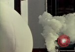 Standbild Vergleich der Wasserkraft und Kohle und Atomkraft Produktion United States USA, 1967, aus Sekunde 53 historischem Filmmaterial Videoclip 65675041723