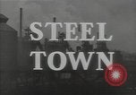 Standbild downtown Ansichten und Hochofen Betrieb Youngstown Ohio USA, 1944, aus Sekunde 19 historischem Filmmaterial Videoclip 65675041736