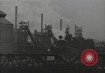 Standbild downtown Ansichten und Hochofen Betrieb Youngstown Ohio USA, 1944, aus Sekunde 26 historischem Filmmaterial Videoclip 65675041736