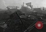 Standbild downtown Ansichten und Hochofen Betrieb Youngstown Ohio USA, 1944, aus Sekunde 28 historischem Filmmaterial Videoclip 65675041736