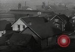 Standbild downtown Ansichten und Hochofen Betrieb Youngstown Ohio USA, 1944, aus Sekunde 34 historischem Filmmaterial Videoclip 65675041736
