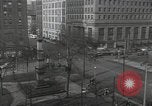 Standbild downtown Ansichten und Hochofen Betrieb Youngstown Ohio USA, 1944, aus Sekunde 47 historischem Filmmaterial Videoclip 65675041736